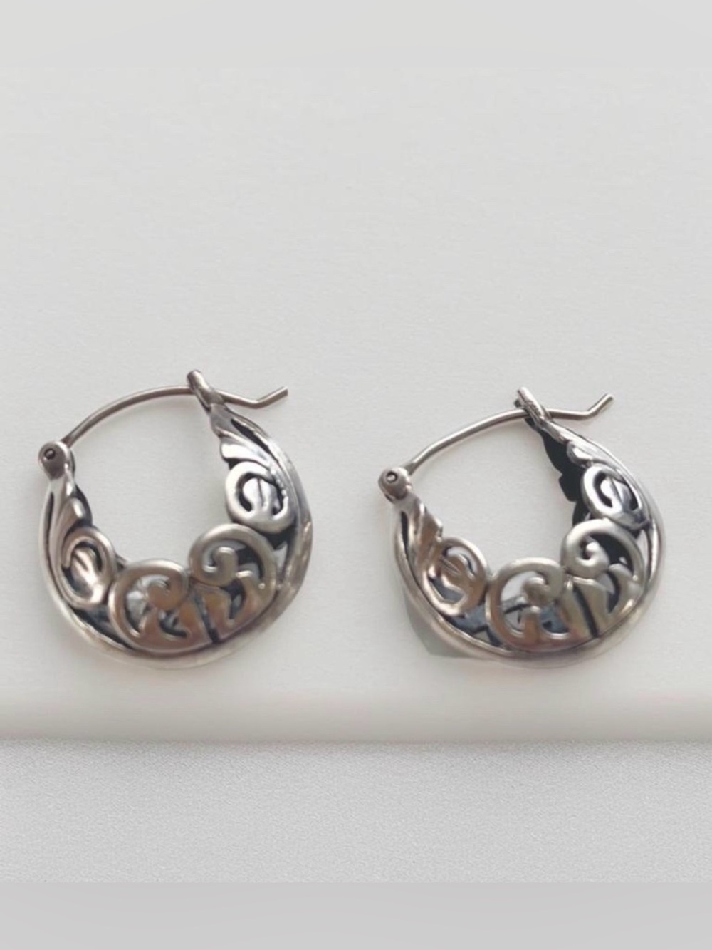 Silpada Sterling Silver Filigree Hoop Earrings - P1126 vintage 2006